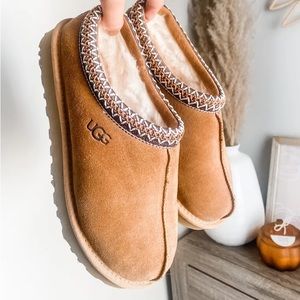 chestnut women tasman uggs. size 10. never worn.